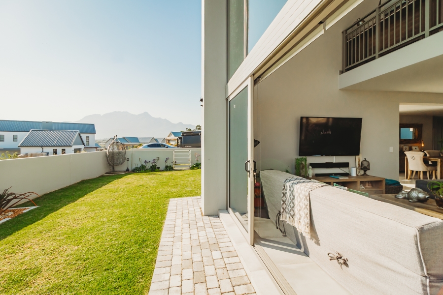 5 Bedroom Property for Sale in Kingswood Golf Estate Western Cape